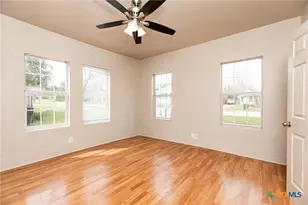 905 N 9th St, Temple, TX 76501 - Photo 18