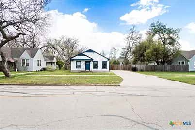905 N 9th Street, Temple, TX 76501 - Photo 4