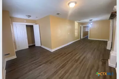 214 S Hackberry Avenue, Luling, TX 78648 - Photo 8