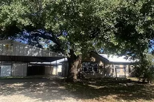 214 S Hackberry Ave, Luling, TX 78648 - Photo 1