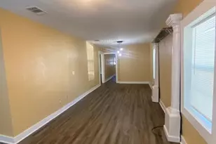 214 S Hackberry Ave, Luling, TX 78648 - Photo 10