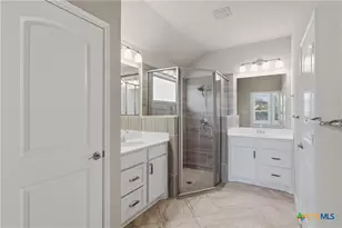 1917 Creek Ridge St, Seguin, TX 78155 - Photo 30