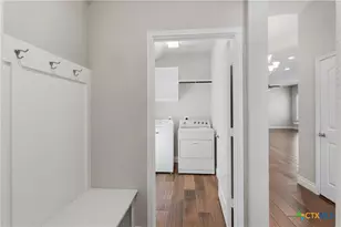 1917 Creek Ridge St, Seguin, TX 78155 - Photo 6