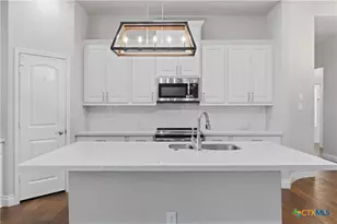 1917 Creek Ridge St, Seguin, TX 78155 - Photo 12