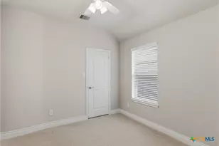 1917 Creek Ridge St, Seguin, TX 78155 - Photo 18