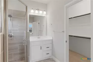 1917 Creek Ridge St, Seguin, TX 78155 - Photo 32