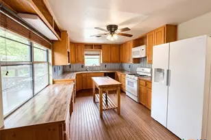 2301 Post Oak Ave, Copperas Cove, TX 76522 - Photo 2