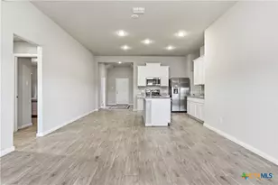 829 Stonemanor, Seguin, TX 78155 - Photo 8