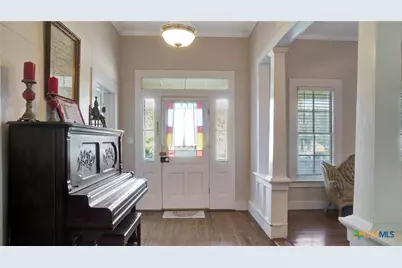 204 S Valley Street, Cuero, TX 77954 - Photo 2