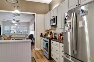 204 S Valley St, Cuero, TX 77954 - Photo 16