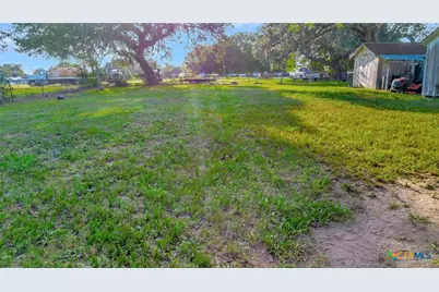 204 S Valley Street, Cuero, TX 77954 - Photo 30