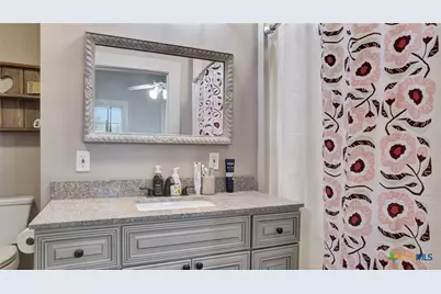 204 S Valley Street, Cuero, TX 77954 - Photo 8