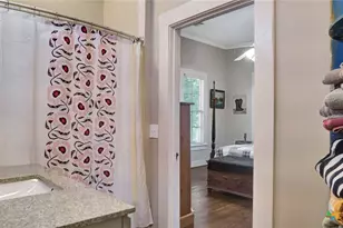 204 S Valley St, Cuero, TX 77954 - Photo 10