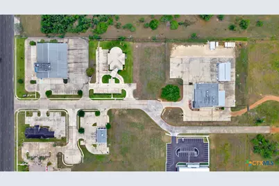 205 Kerh Boulevard, Victoria, TX 77904 - Photo 12