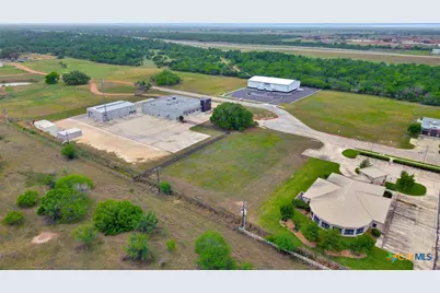 205 Kerh Boulevard, Victoria, TX 77904 - Photo 8