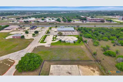 205 Kerh Boulevard, Victoria, TX 77904 - Photo 10