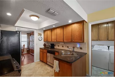 114 Andover, Victoria, TX 77904 - Photo 8