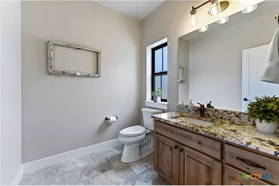 203 Champions Boulevard #B, La Vernia, TX 78121 - Photo 16