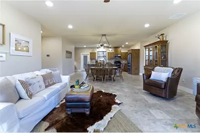 203 Champions Boulevard #B, La Vernia, TX 78121 - Photo 6