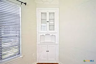 268 E Mill St, New Braunfels, TX 78130 - Photo 12