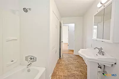 268 E Mill Street, New Braunfels, TX 78130 - Photo 22