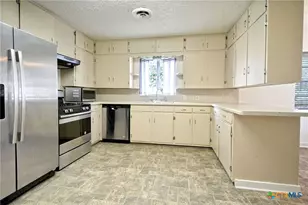 268 E Mill St, New Braunfels, TX 78130 - Photo 26