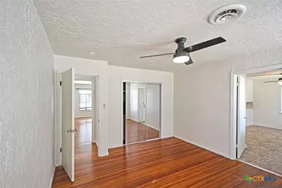 268 E Mill Street, New Braunfels, TX 78130 - Photo 18