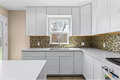 209 W Victory Avenue, Temple, TX 76501 - Photo 8