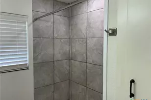 3007 E Mistletoe Ave, Victoria, TX 77901 - Photo 10