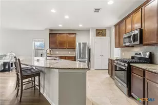 656 Peacock Ln, New Braunfels, TX 78130 - Photo 10