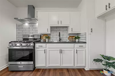 703 E 8th Avenue, Belton, TX 76513 - Photo 8