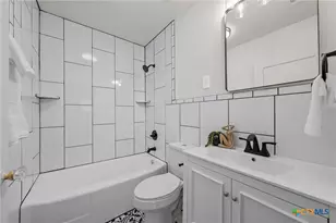 703 E 8th Ave, Belton, TX 76513 - Photo 18