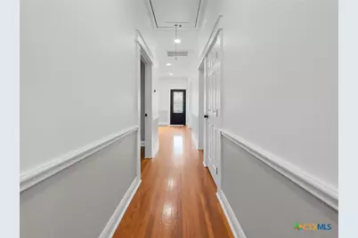208 W Goodwin Avenue, Victoria, TX 77901 - Photo 10