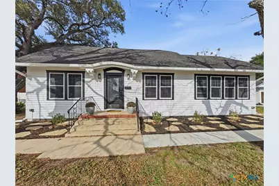 208 W Goodwin Avenue, Victoria, TX 77901 - Photo 1