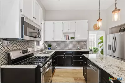 306 W Stayton Avenue, Victoria, TX 77901 - Photo 6