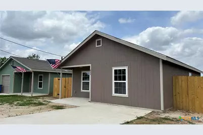 802 E 6th Street, Nixon, TX 78140 - Photo 34