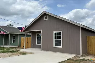 802 E 6th St, Nixon, TX 78140 - Photo 34