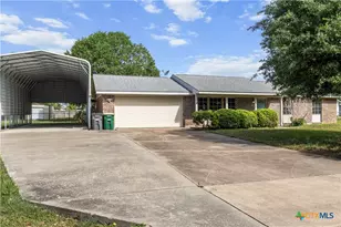 204 Berwick St, Victoria, TX 77904 - Photo 1