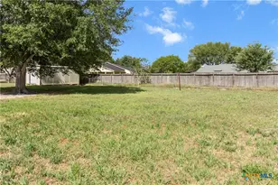 204 Berwick St, Victoria, TX 77904 - Photo 34