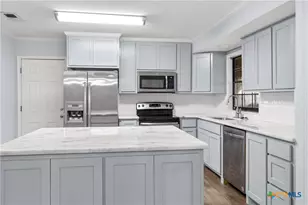 204 Berwick St, Victoria, TX 77904 - Photo 12