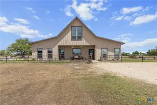 1370 E Ward St, Goliad, TX 77963 - Photo 2