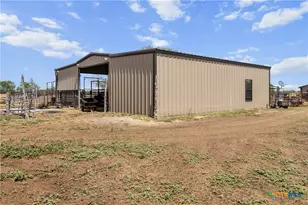 1370 E Ward St, Goliad, TX 77963 - Photo 36