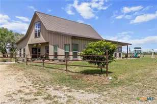 1370 E Ward St, Goliad, TX 77963 - Photo 4