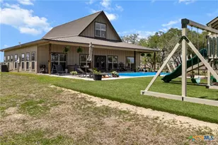 1370 E Ward St, Goliad, TX 77963 - Photo 6