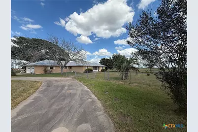 4489 County Road 240, Hallettsville, TX 77964 - Photo 8