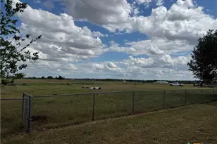 4489 Co Rd 240, Hallettsville, TX 77964 - Photo 4