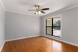 91 Ohio St, New Braunfels, TX 78130 - Photo 18