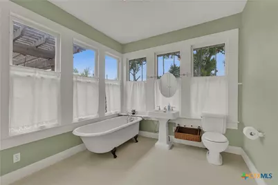 465 S Union Avenue, New Braunfels, TX 78130 - Photo 16