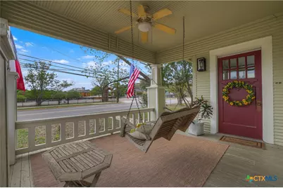 465 S Union Avenue, New Braunfels, TX 78130 - Photo 2