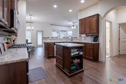 207 Brushy Creek, Victoria, TX 77904 - Photo 8
